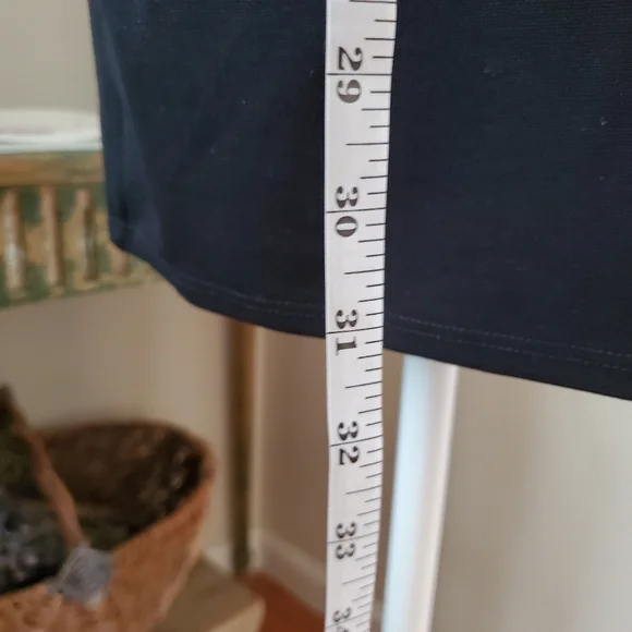 🥀 Little Black Dress - Picture 3 of 3